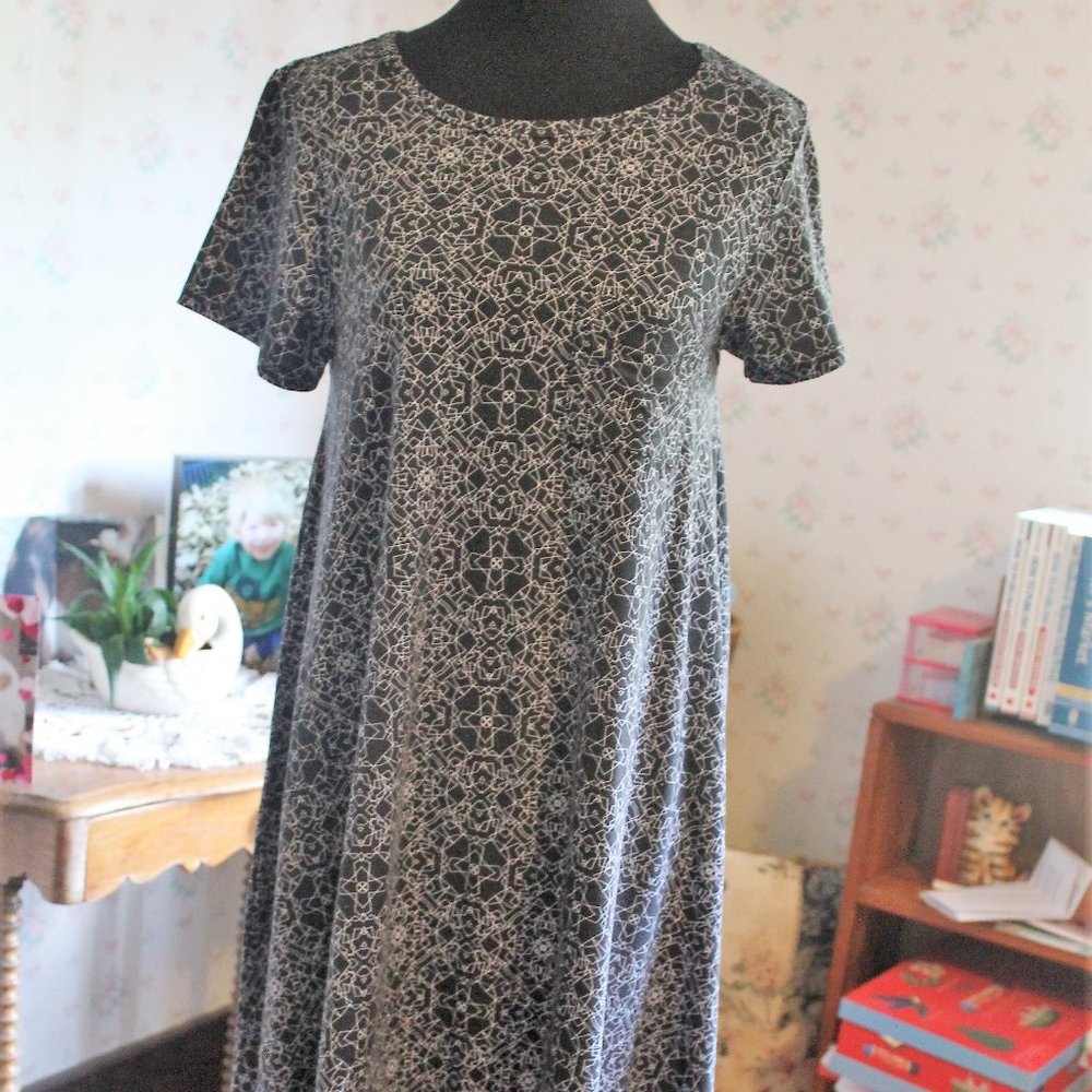 LuLaRoe Carly Black & White Dress XS